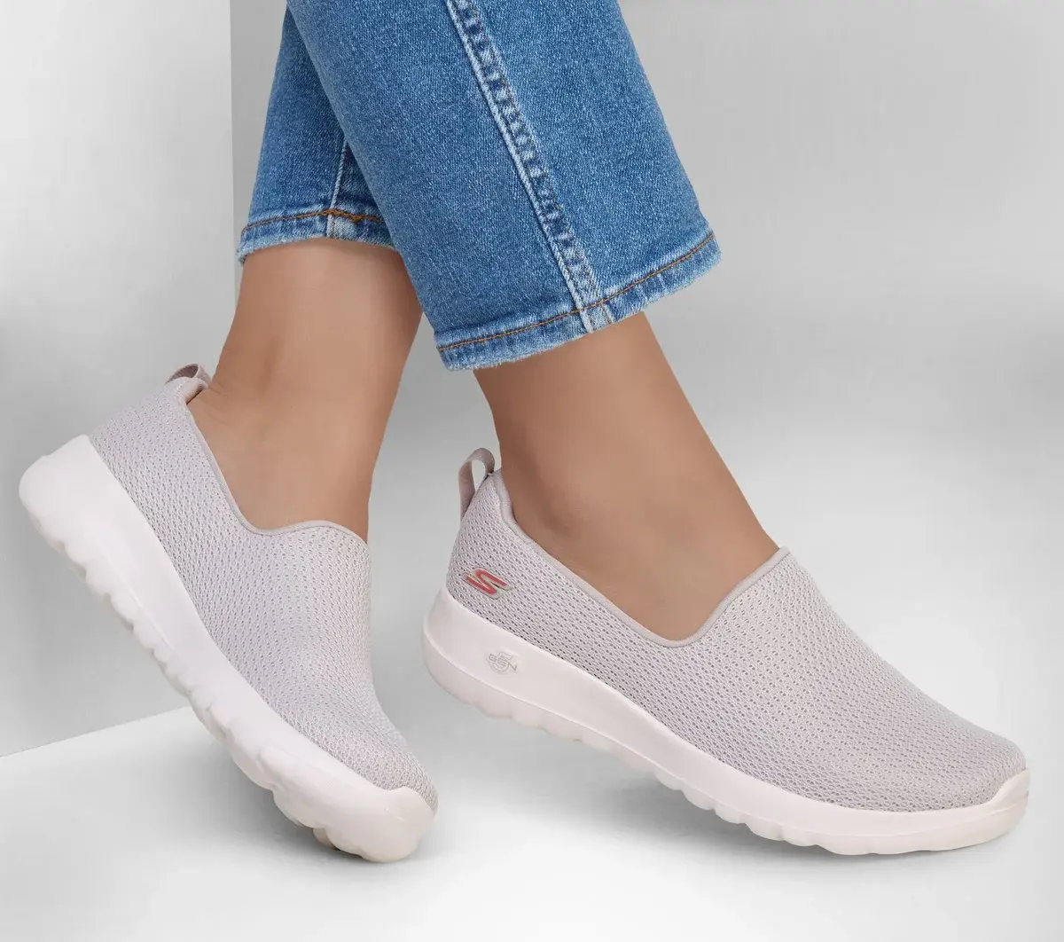 GO WALK Joy – Aurora