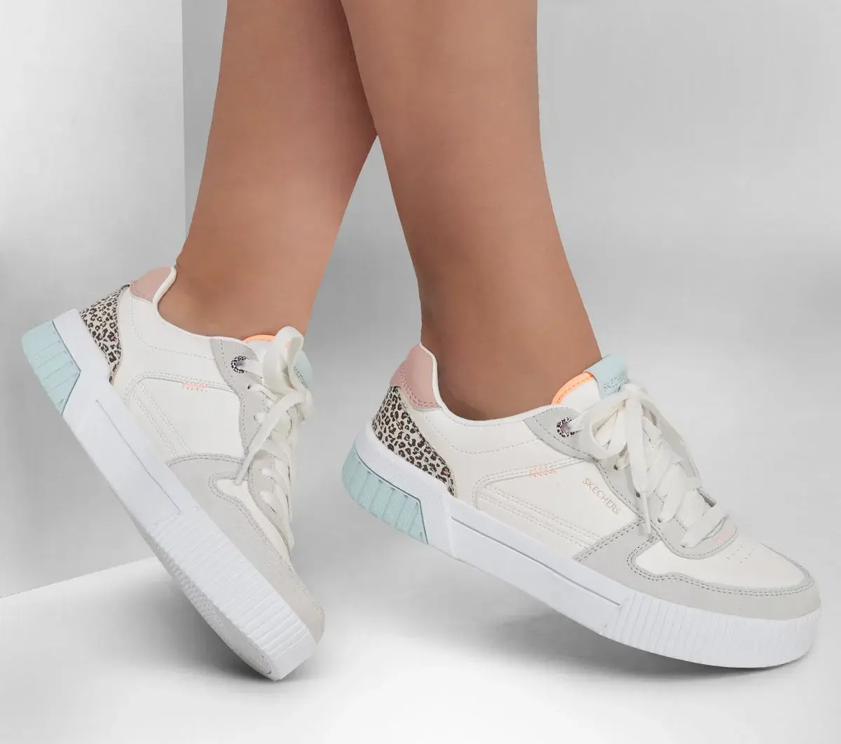 Jade – Feline Instinct