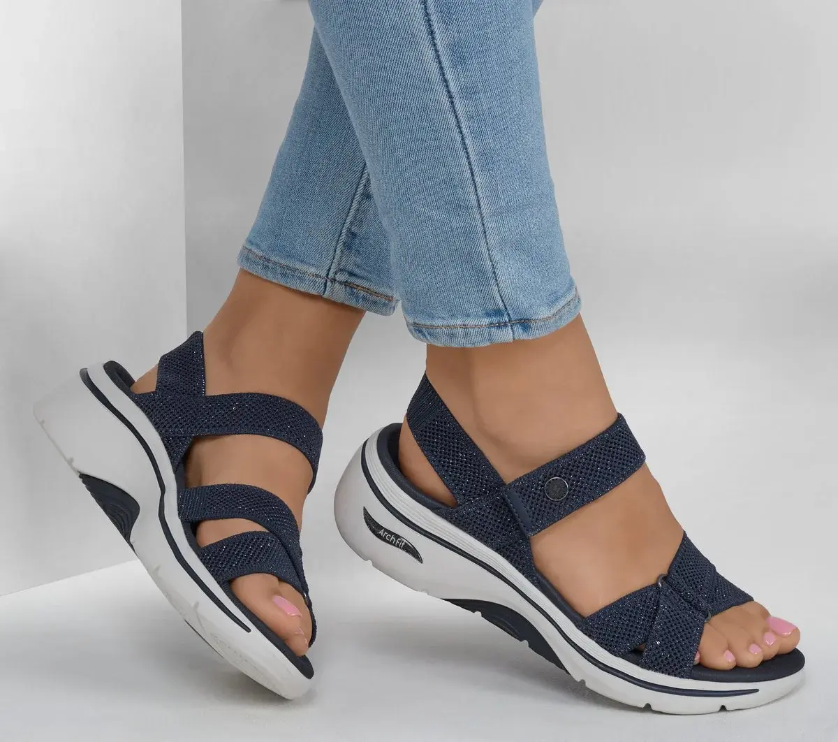 Martha Stewart: GO WALK Arch Fit 2.0 Sandal – Sparkling